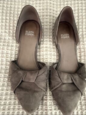 Eileen Fisher Taupe Suede Pointed D'Orsay Flats with Bow Detail in size 7